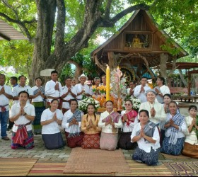 กิจกรรมแห่เทียนเข้าพรรษา
